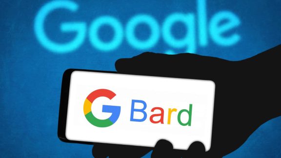 گوگل ادغام چت‌بات Bard با سیستم‌ عامل کروم را شروع کرد